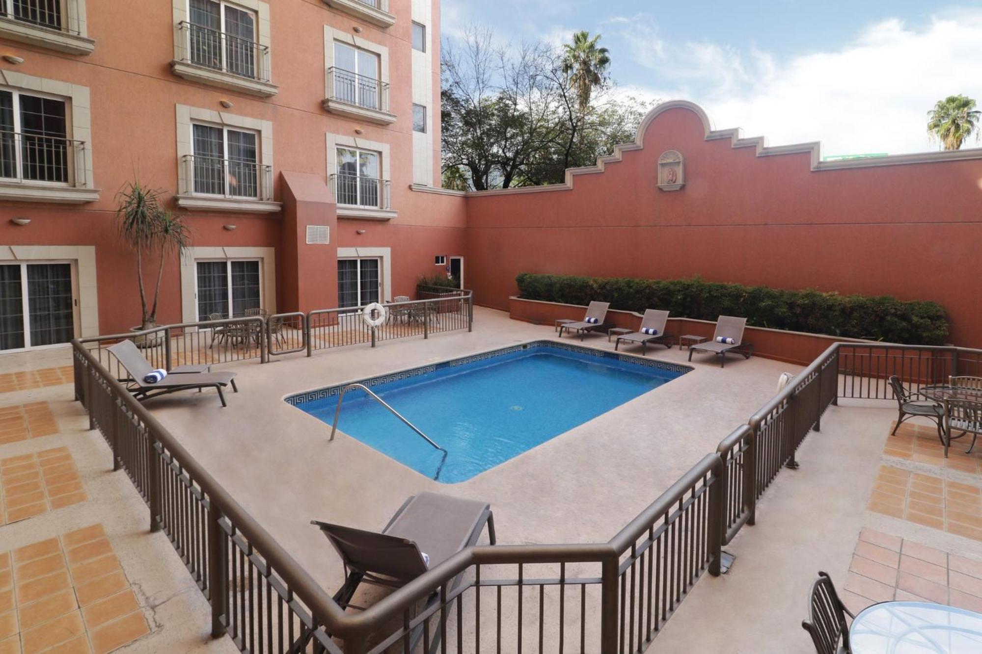 Holiday Inn Express Monterrey Galerias-San Jeronimo By Ihg Luaran gambar