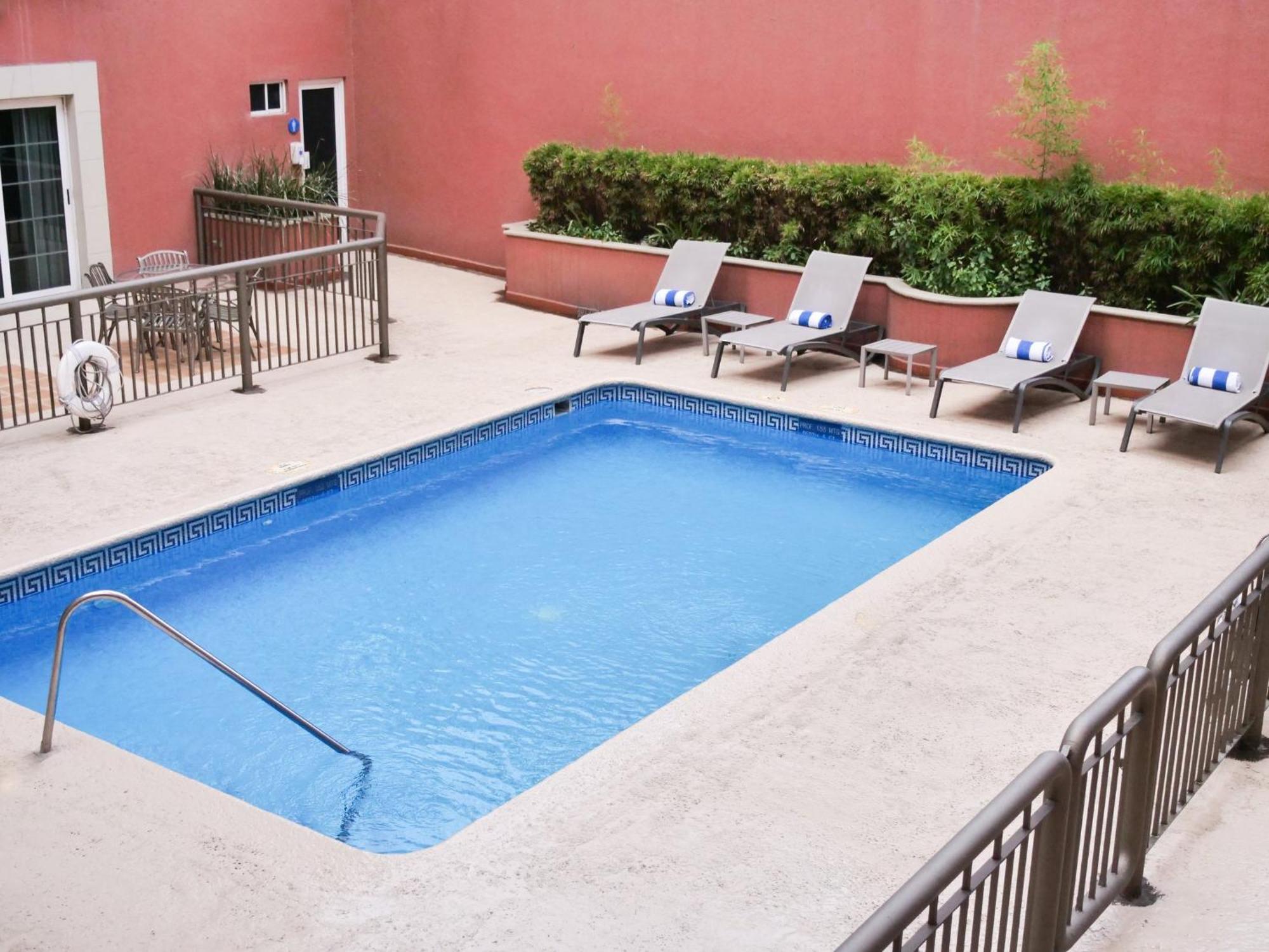 Holiday Inn Express Monterrey Galerias-San Jeronimo By Ihg Luaran gambar